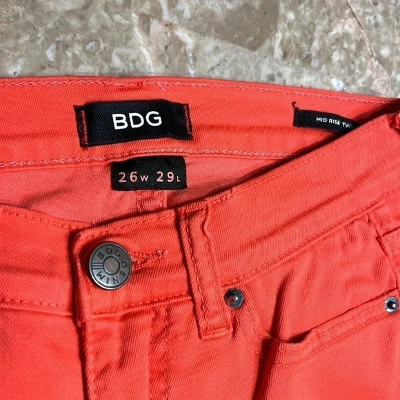 BDG Urban Outfitter red jeans mid rise twig ankle 26W. 29L - Picture 3 of 9